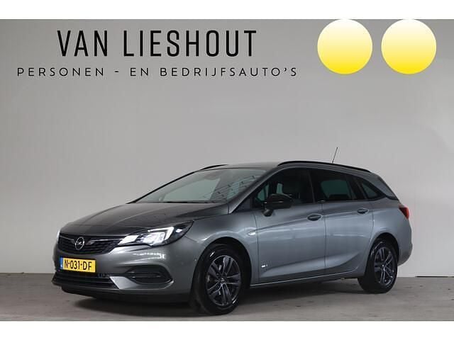 Grijs Gebruikt 2021 Opel Astra Design & Tech Stationwagen | € 16.650 (Eerlijke prijs) - Afbeelding 1/4