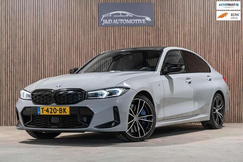 Grijs Gebruikt 2022 BMW M340 M Sport Sedan | € 60.900 - Afbeelding 1/4