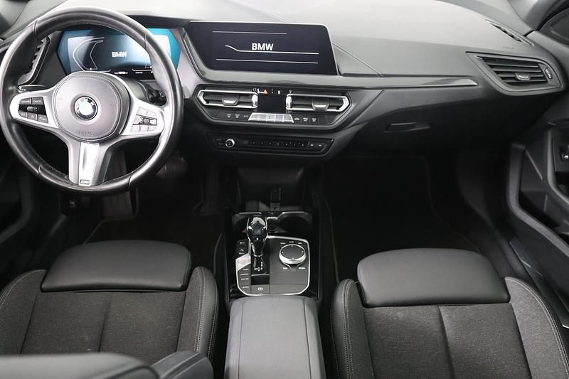 Occasion BMW 118 Executive 136 PK (100 kW) 2021 Zwart Hatchback