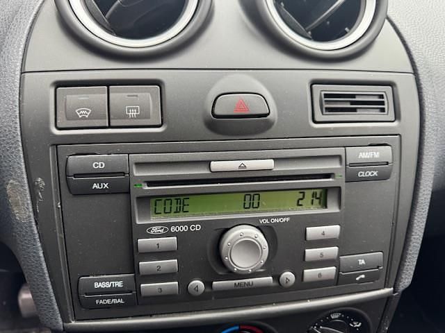 Occasion Ford Fiesta Futura 80 PK (58 kW) 2006 Oranje Hatchback