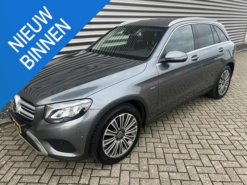 Grijs Gebruikt 2017 Mercedes GLC350 Prestige SUV | € 20.900 (Super prijs) - Afbeelding 1/4