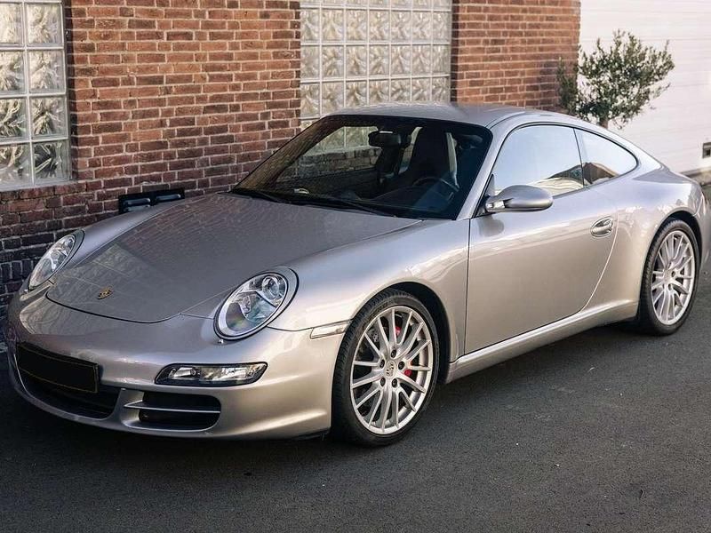 Zilver Gebruikt 2004 Porsche 911 Carrera S Coupé | € 36.999 (Eerlijke prijs) - Afbeelding 1/4