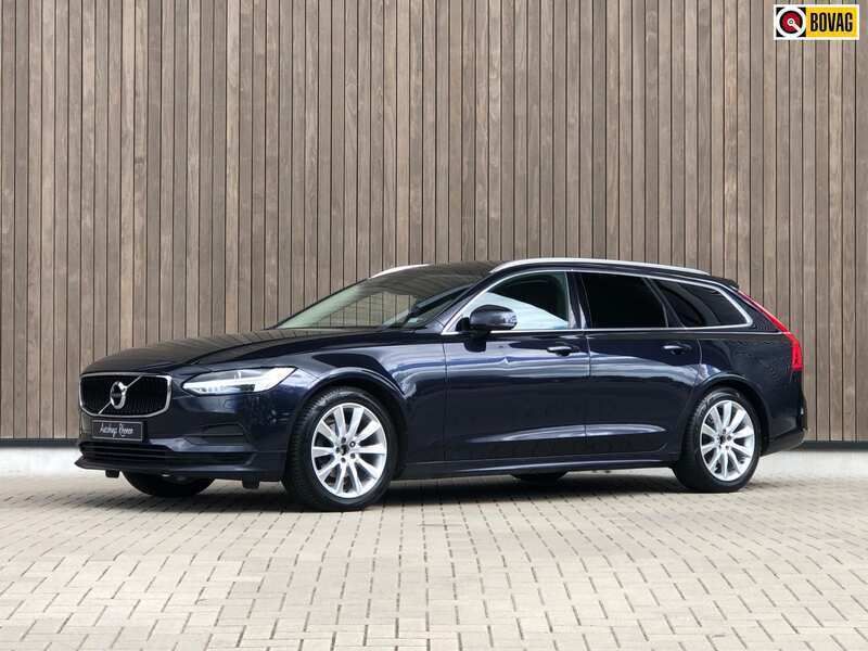Blauw, metallic lak Gebruikt 2019 Volvo V90 Momentum Stationwagen | € 23.900 (Goede deal) - Afbeelding 1/4