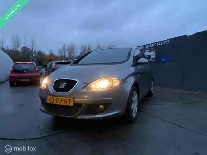 Grijs Gebruikt 2004 Seat Toledo Reference Stationwagen | € 1.450 - Afbeelding 1/4