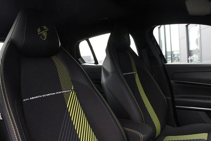 Occasion Abarth 600e Turismo 175 kW (238 PK) 2025 Zwart SUV