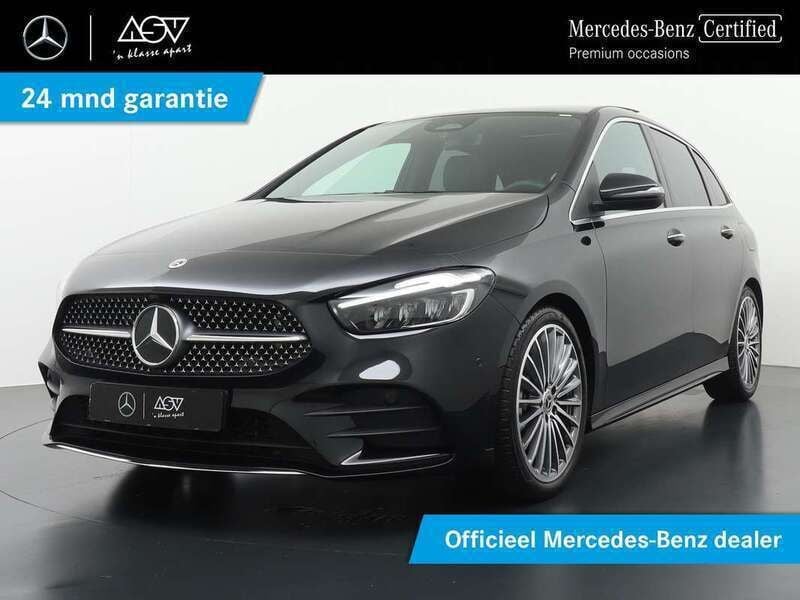 Zwart Gebruikt 2024 Mercedes B180 AMG line MPV | € 45.895 (Eerlijke prijs) - Afbeelding 1/4