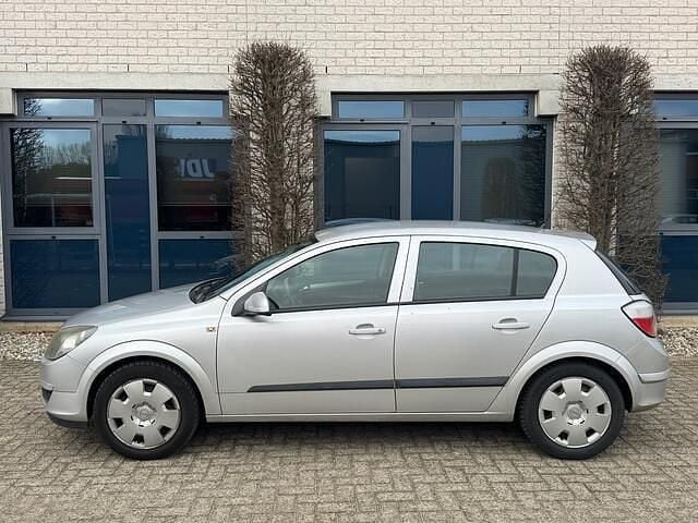 Occasion Opel Astra Enjoy 105 PK (77 kW) 2004 Grijs Hatchback