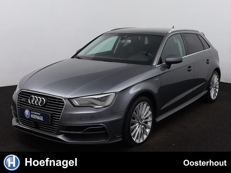 Grijs Gebruikt 2016 Audi A3 Ambition Hatchback | € 15.900 (Eerlijke prijs) - Afbeelding 1/4