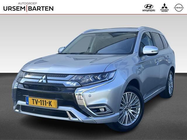 Grijs Gebruikt 2018 Mitsubishi Outlander Intense+ SUV | € 20.930 (Eerlijke prijs) - Afbeelding 1/4