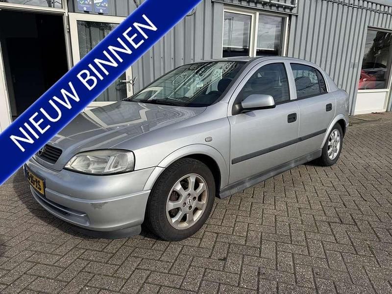 Grijs Gebruikt 2002 Opel Astra Edition Hatchback | € 999 (Goede deal) - Afbeelding 1/4