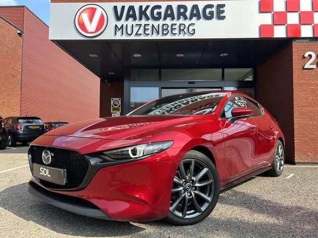 Rood, metallic lak Gebruikt 2020 Mazda 3 Luxury Hatchback | € 21.945 (Goede deal) - Afbeelding 1/4