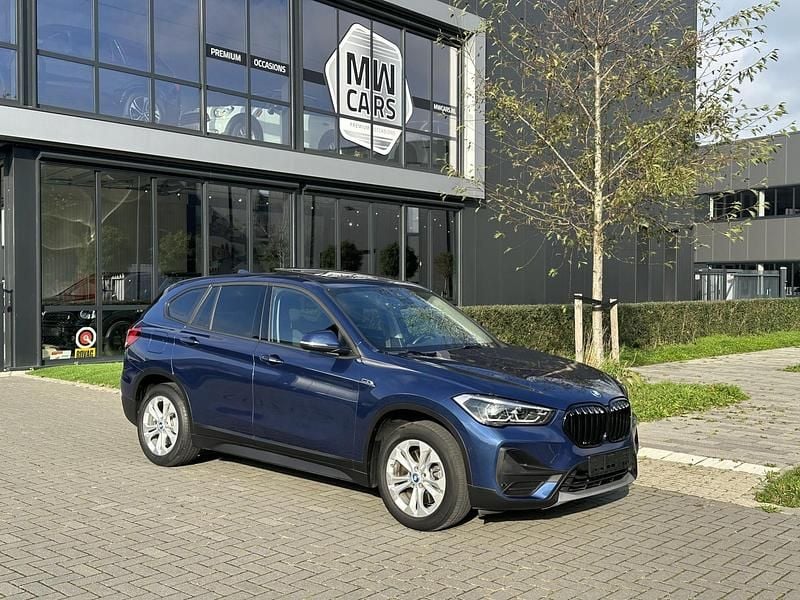 Blauw Occasion 2022 BMW X1 Executive SUV | € 29.950 (Goede deal) - Afbeelding 1/4
