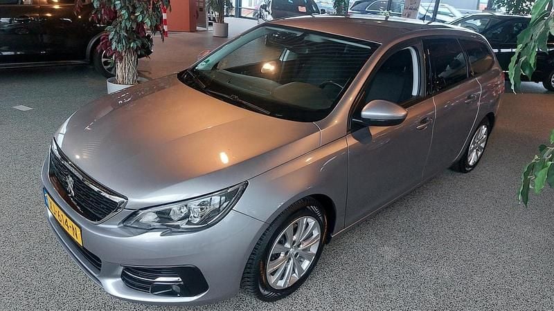 Grijs Gebruikt 2018 Peugeot 308 SW Stationwagen | € 7.850 (Super prijs) - Afbeelding 1/4