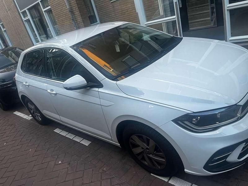 Wit Gebruikt 2022 VW Polo Business Hatchback | € 19.500 (Goede deal) - Afbeelding 1/4
