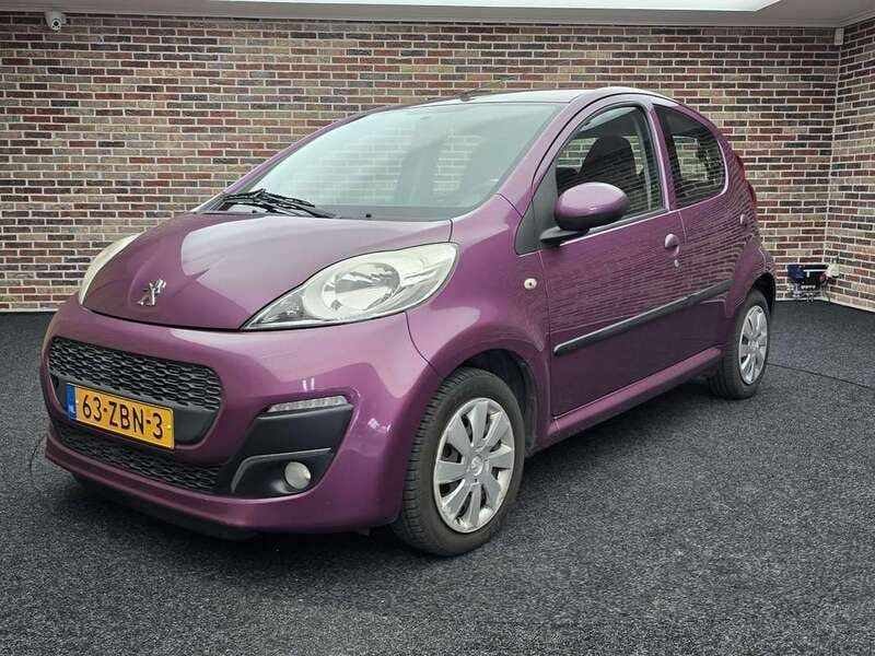 Paars Gebruikt 2012 Peugeot 107 Envy Hatchback | € 4.250 (Eerlijke prijs) - Afbeelding 1/4