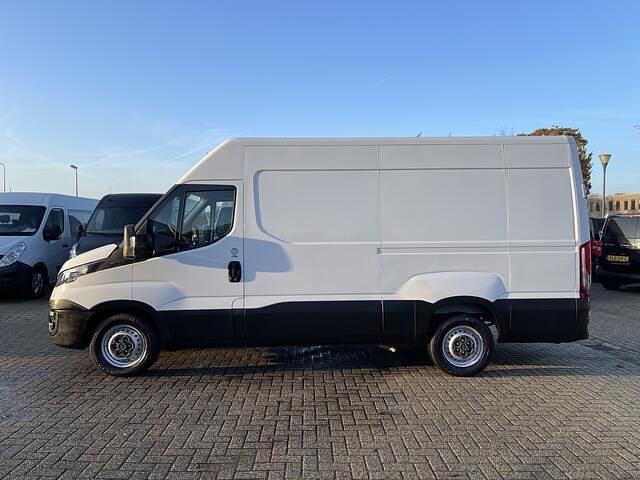 Wit Gebruikt 2015 Iveco Daily Van | € 14.950 (Duur) - Afbeelding 1/4