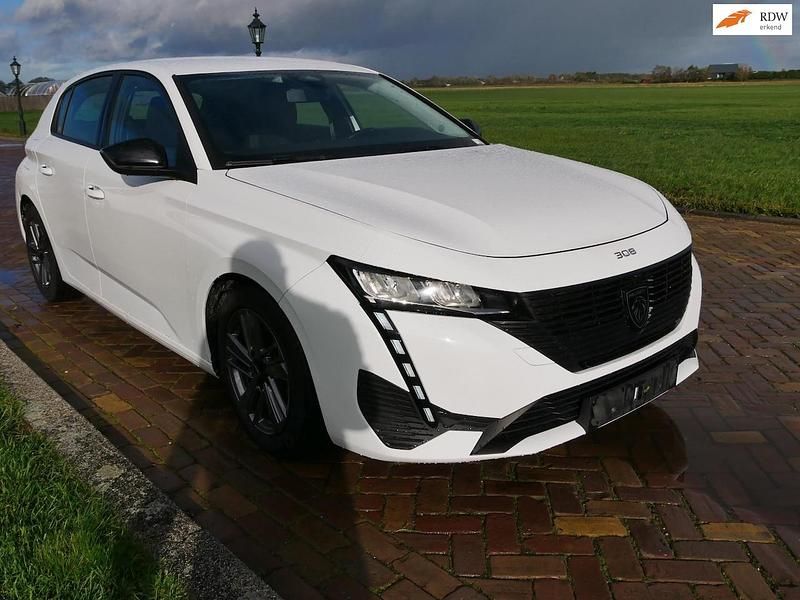 Wit Gebruikt 2022 Peugeot 308 Active Hatchback | € 12.465 - Afbeelding 1/3