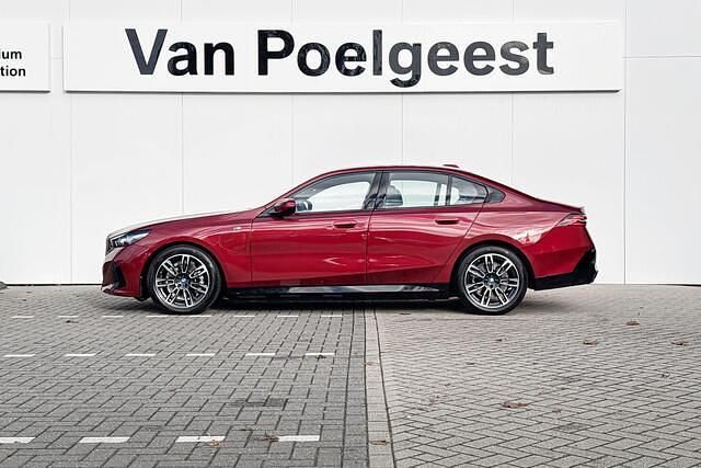 Occasion BMW 530e Comfort Edition 299 PK (219 kW) 2025 Rood Sedan