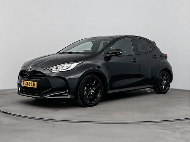 Zwart Gebruikt 2023 Toyota Yaris Executive Hatchback | € 26.945 (Eerlijke prijs) - Afbeelding 1/4