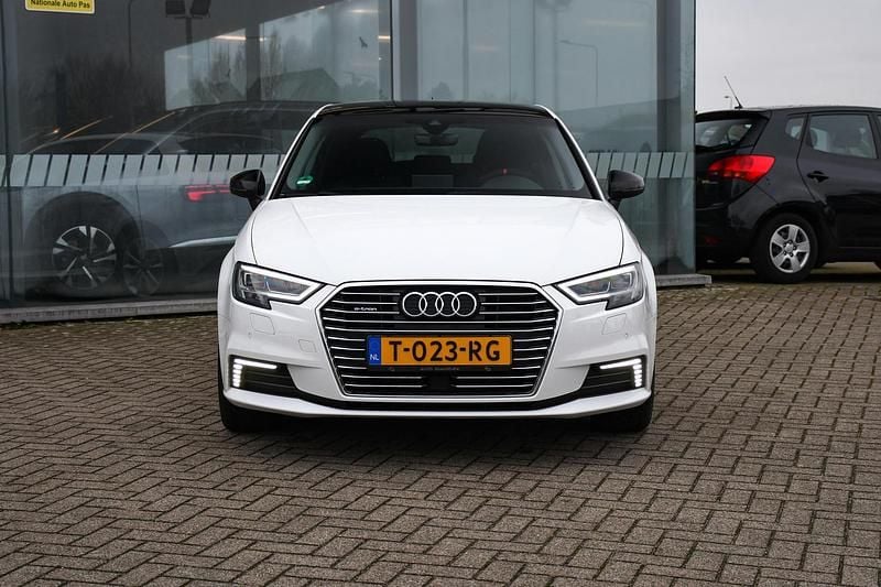 Occasion Audi A3 Sportback e-tron Sport 2023 Wit Hatchback