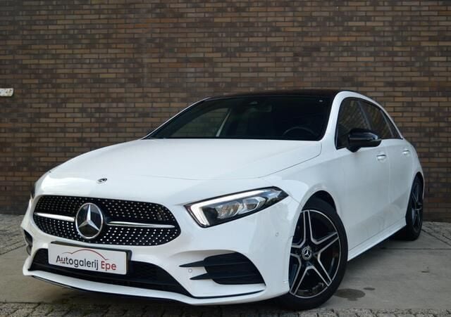 Wit Gebruikt 2018 Mercedes A200 AMG Hatchback | € 26.900 (Iets duurder) - Afbeelding 1/4