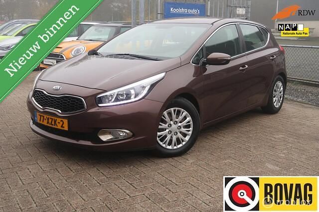 Bruin Gebruikt 2012 Kia Ceed Plus Hatchback | € 6.499 (Eerlijke prijs) - Afbeelding 1/4