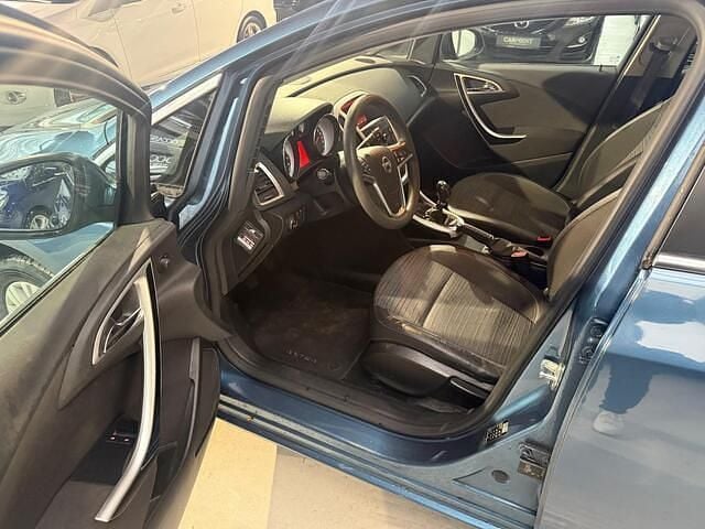 Occasion Opel Astra Design Edition 120 PK (88 kW) 2014 Blauw Stationwagen
