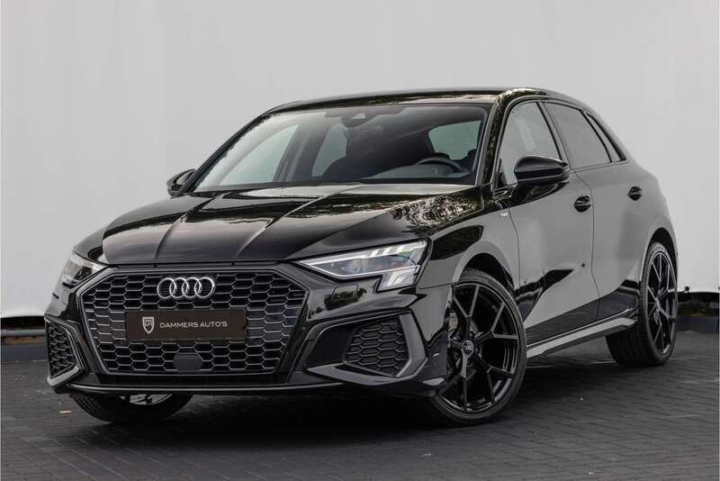 Zwart Gebruikt 2023 Audi A3 Sportback S-Line Hatchback | € 25.900 (Goede deal) - Afbeelding 1/4