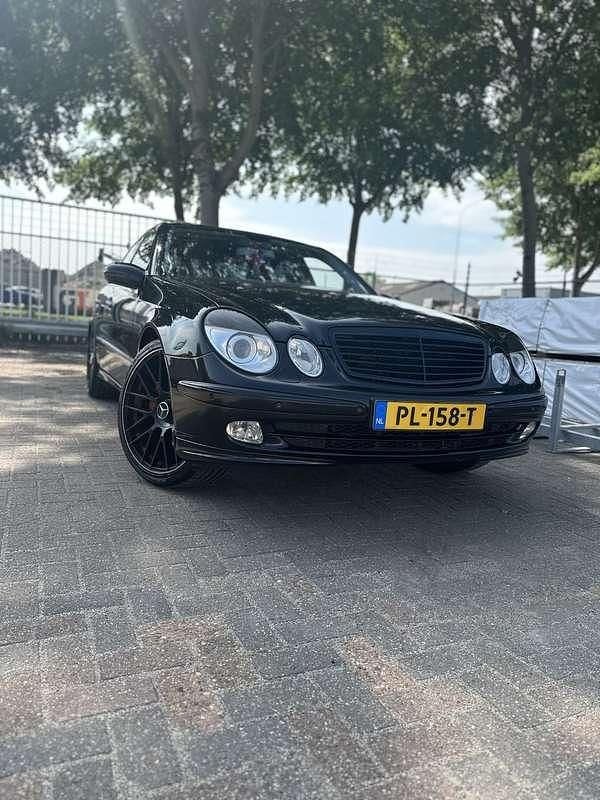Gebruikt 2003 Mercedes E500 Avantgarde Sedan | € 8.000 (Super prijs) - Afbeelding 1/4