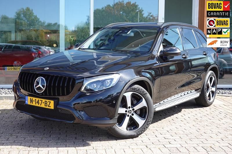 Zwart Gebruikt 2018 Mercedes GLC300 SUV | € 32.950 (Iets duurder) - Afbeelding 1/4