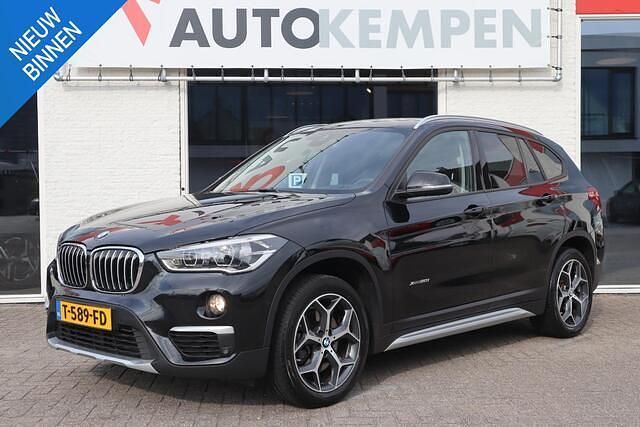 Zwart Gebruikt 2017 BMW X1 Executive SUV | € 23.900 (Eerlijke prijs) - Afbeelding 1/4