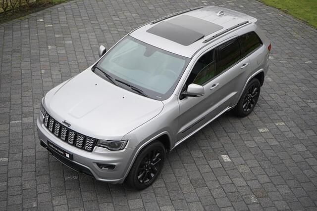 Grijs Occasion 2018 Jeep Grand Cherokee Night Eagle SUV | € 26.900 (Eerlijke prijs) - Afbeelding 1/4
