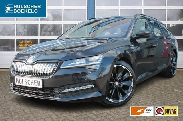 Zwart Gebruikt 2020 Skoda Superb SportLine Stationwagen | € 25.750 (Iets duurder) - Afbeelding 1/4