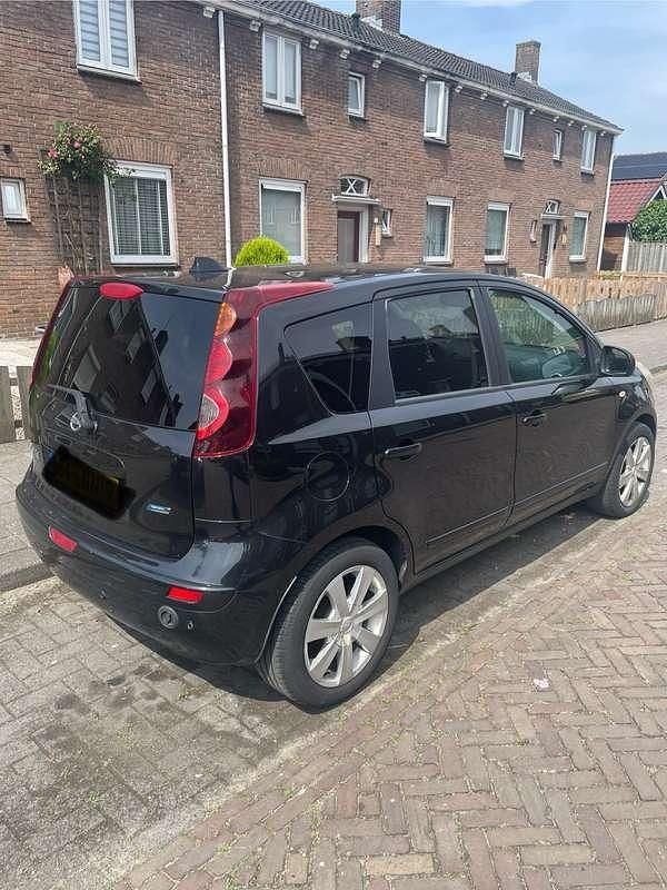 Zwart Occasion 2010 Nissan Note Acenta Stationwagen | € 2.650 (Eerlijke prijs) - Afbeelding 1/4
