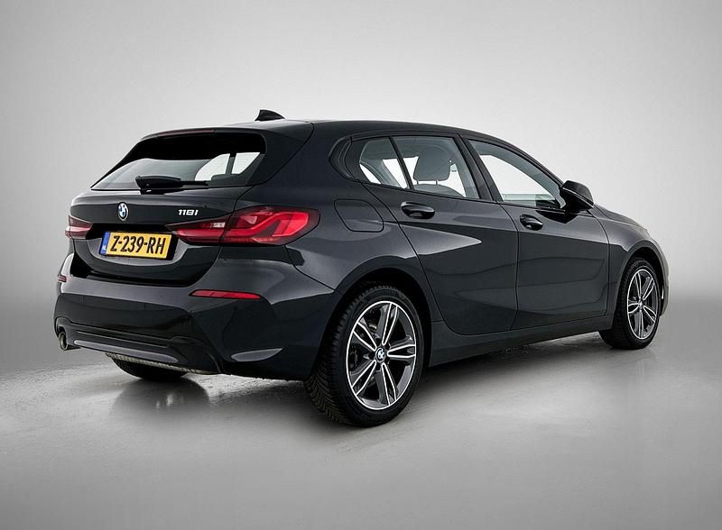 Occasion BMW 118 Basis 136 PK (100 kW) 2024 Zwart Hatchback