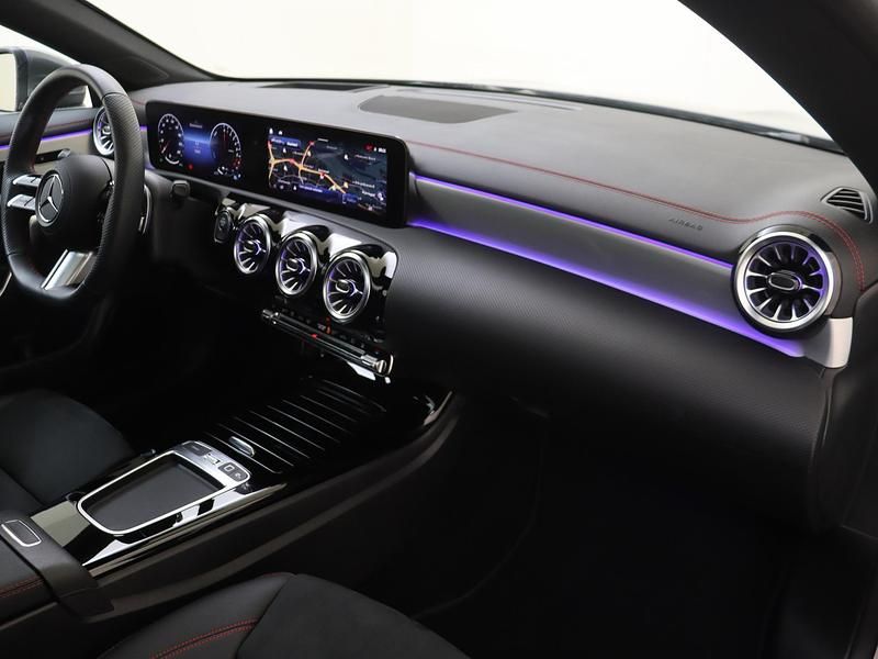 Occasion Mercedes CLA250 Business 218 PK (160 kW) 2025 Grijs Sedan