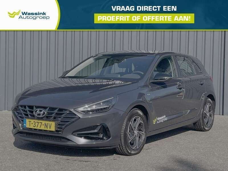 Dark knight (grijs metallic) Gebruikt 2024 Hyundai i30 Comfort Hatchback | € 25.440 (Goede deal) - Afbeelding 1/3