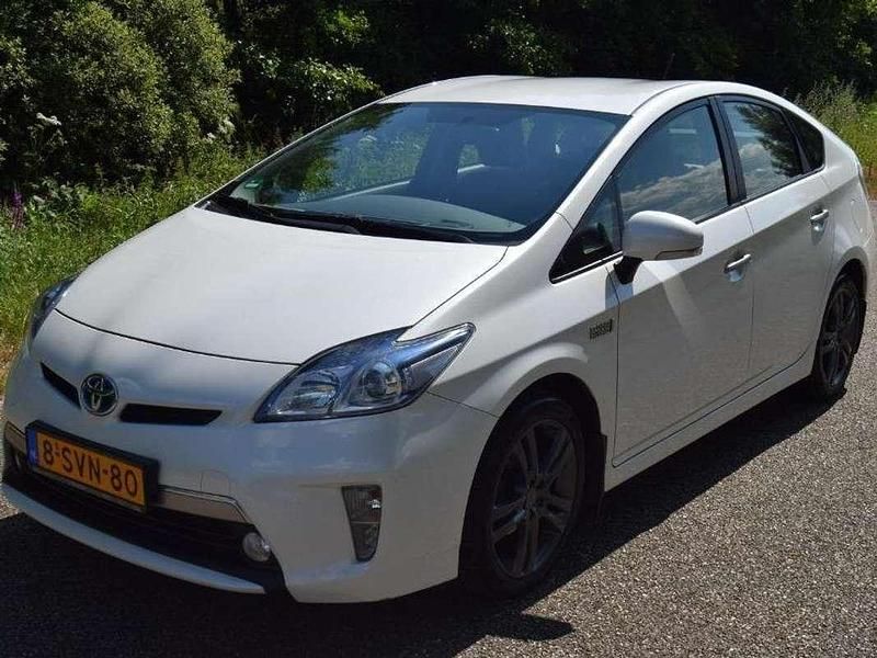 Wit Gebruikt 2013 Toyota Prius Hatchback | € 8.000 - Afbeelding 1/4