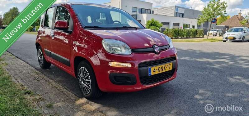 Rood Gebruikt 2013 Fiat Panda Lounge Hatchback | € 3.450 (Eerlijke prijs) - Afbeelding 1/4