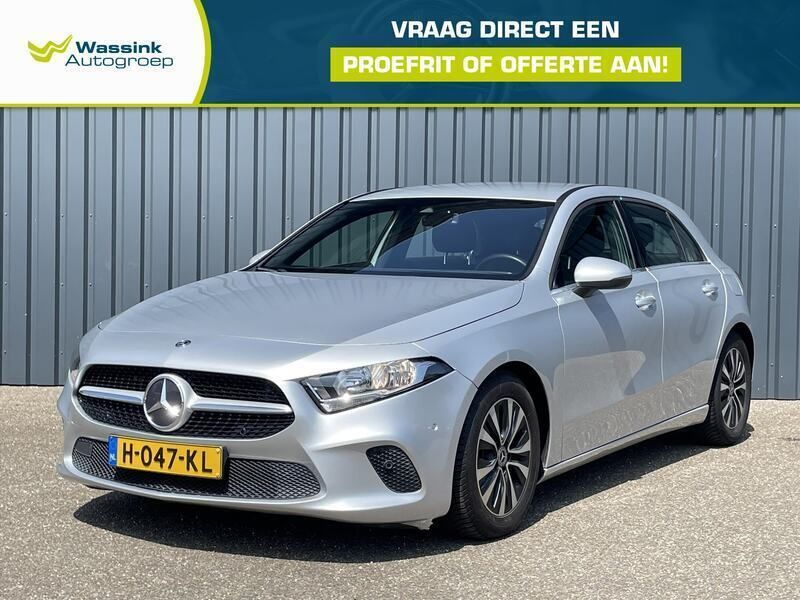 Grijs Gebruikt 2020 Mercedes A180 Business Hatchback | € 22.940 (Super prijs) - Afbeelding 1/4