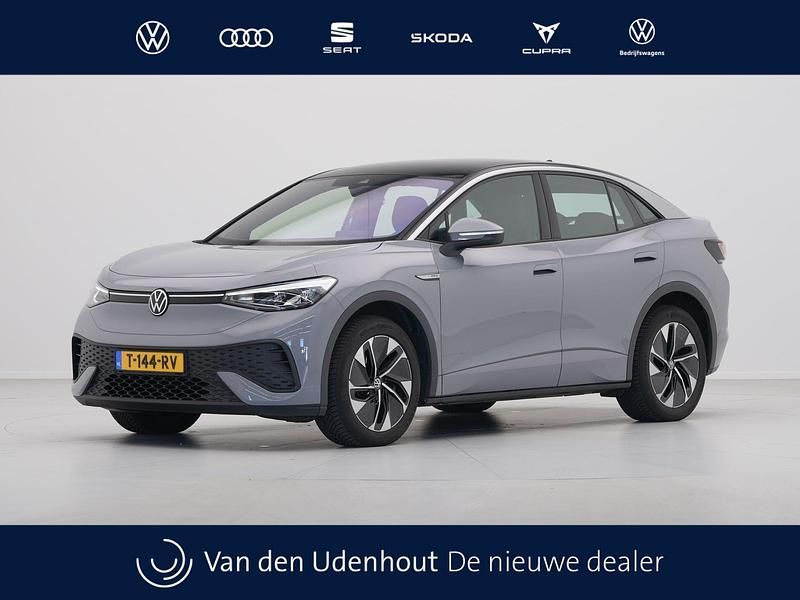 Grijs Gebruikt 2023 VW ID.5 Pro SUV | € 30.940 - Afbeelding 1/4