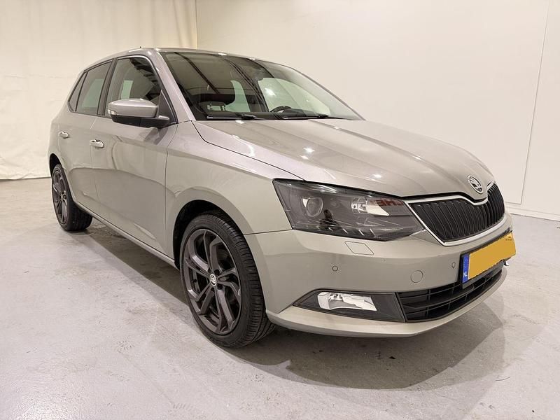 Bruin Gebruikt 2016 Skoda Fabia Monte Carlo Hatchback | € 6.600 (Super prijs) - Afbeelding 1/4
