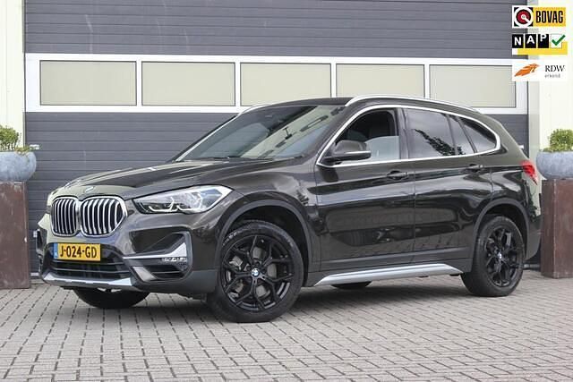 Bruin Gebruikt 2020 BMW X1 Executive SUV | € 28.900 (Goede deal) - Afbeelding 1/4