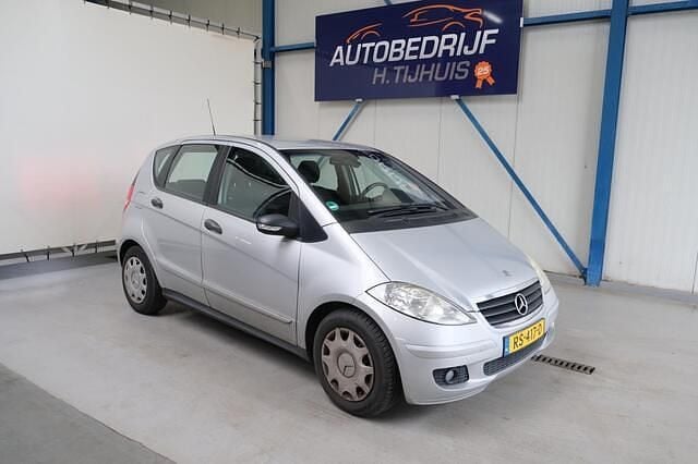 Grijs, metallic lak Gebruikt 2005 Mercedes A150 Classic MPV | € 950 (Goede deal) - Afbeelding 1/4