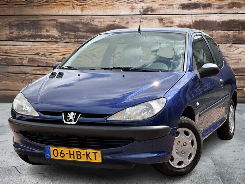 Blauw Gebruikt 2001 Peugeot 206 Hatchback | € 1.650 (Iets duurder) - Afbeelding 1/4