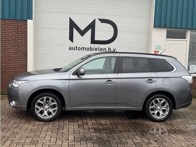 Occasion Mitsubishi Outlander Instyle 121 PK (88 kW) 2014 Grijs SUV