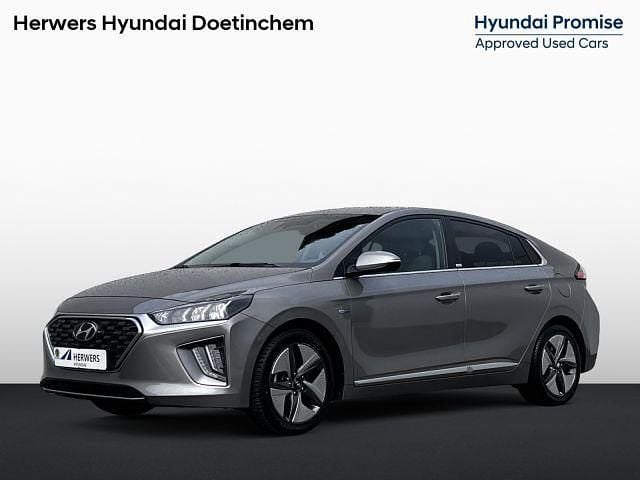 Fluid metal metallic (m6t) Gebruikt 2020 Hyundai Ioniq Comfort Sedan | € 18.885 (Eerlijke prijs) - Afbeelding 1/1