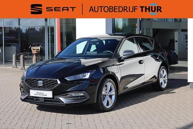 Zwart Nieuw 2025 Seat Leon Business Hatchback | € 41.805 (Eerlijke prijs) - Afbeelding 1/4