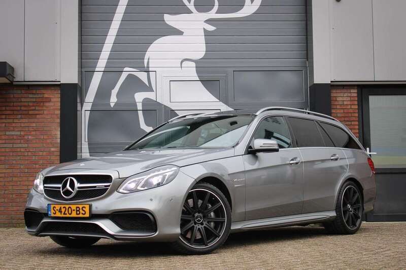 Grijs, metallic lak Gebruikt 2014 Mercedes E63 AMG AMG Stationwagen | € 39.750 - Afbeelding 1/4