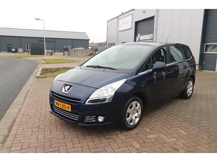 Blauw Occasion 2010 Peugeot 5008 MPV | € 3.950 (Eerlijke prijs) - Afbeelding 1/4